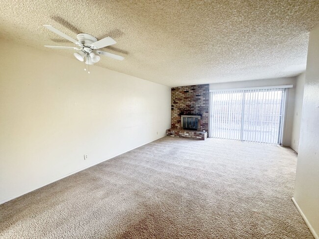 Foto del edificio - For Lease Near UNR - 2 Bed, 1.5 Bath with ...