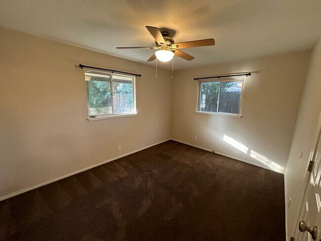 Building Photo - 3035 Redwood Ave - West Sacramento 95691