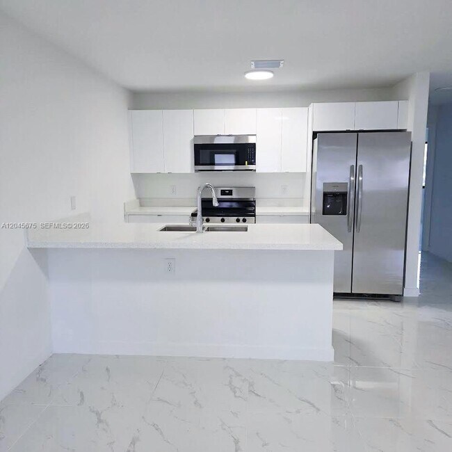 Foto del edificio - 2731 NW 44th St