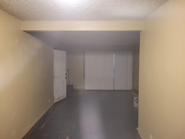 Building Photo - 1358 E 25th Ave