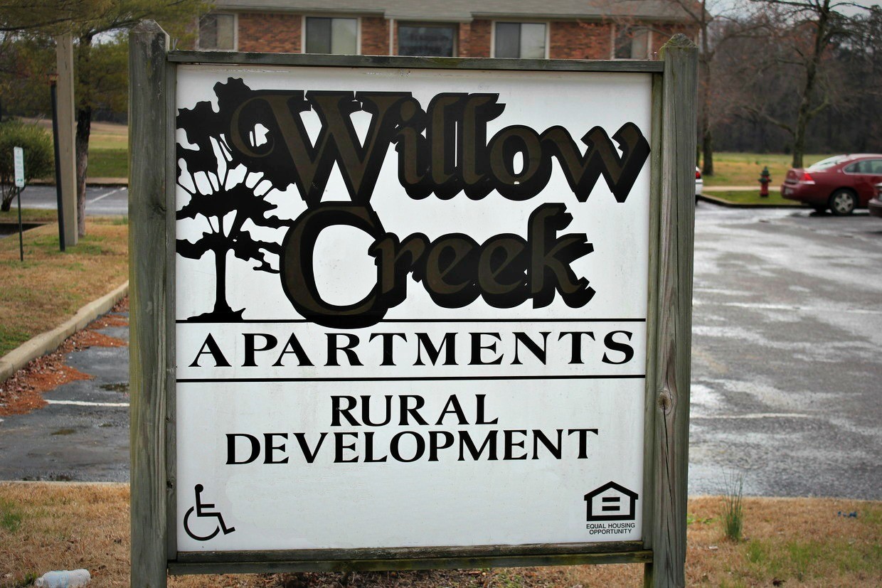 Asequible. - Willow Creek Apartments