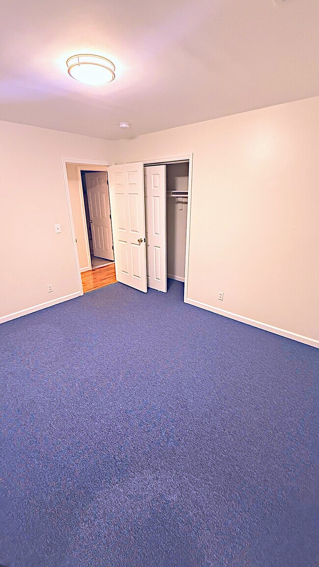 Building Photo - 71 Hartford St