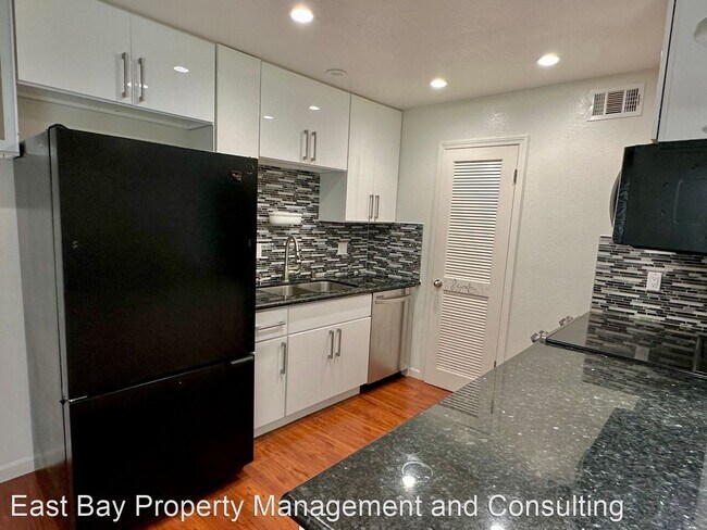 Building Photo - 2 br, 2 bath House - 3451 Pennsylvania Cmn.