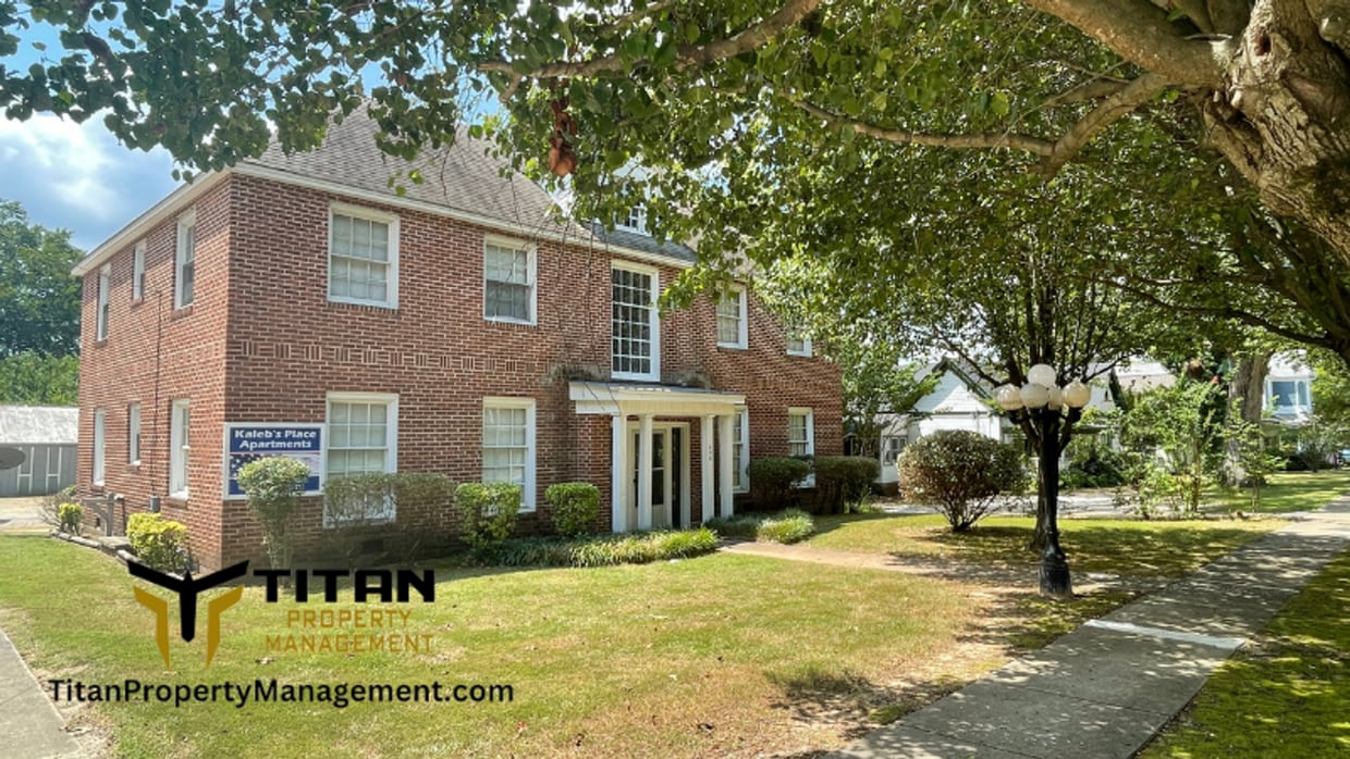 Primary Photo - Charming Downtown Apartment