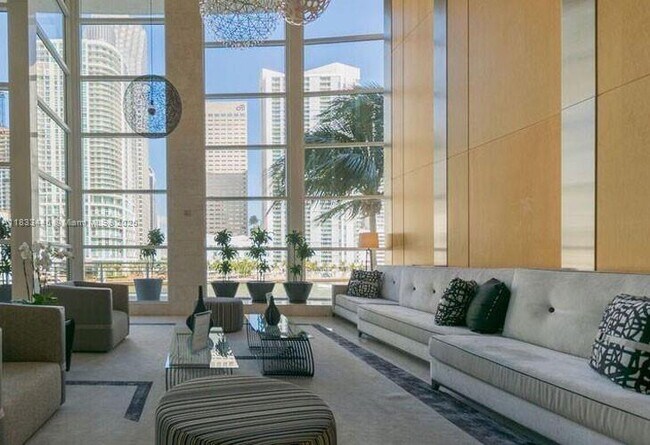Building Photo - 901 Brickell Key Blvd