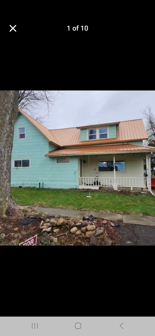 Building Photo - 306 2nd St