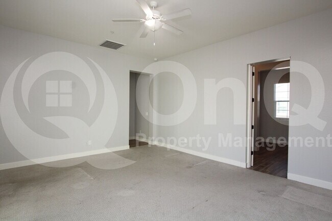 Building Photo - 217 E Raleigh Dr