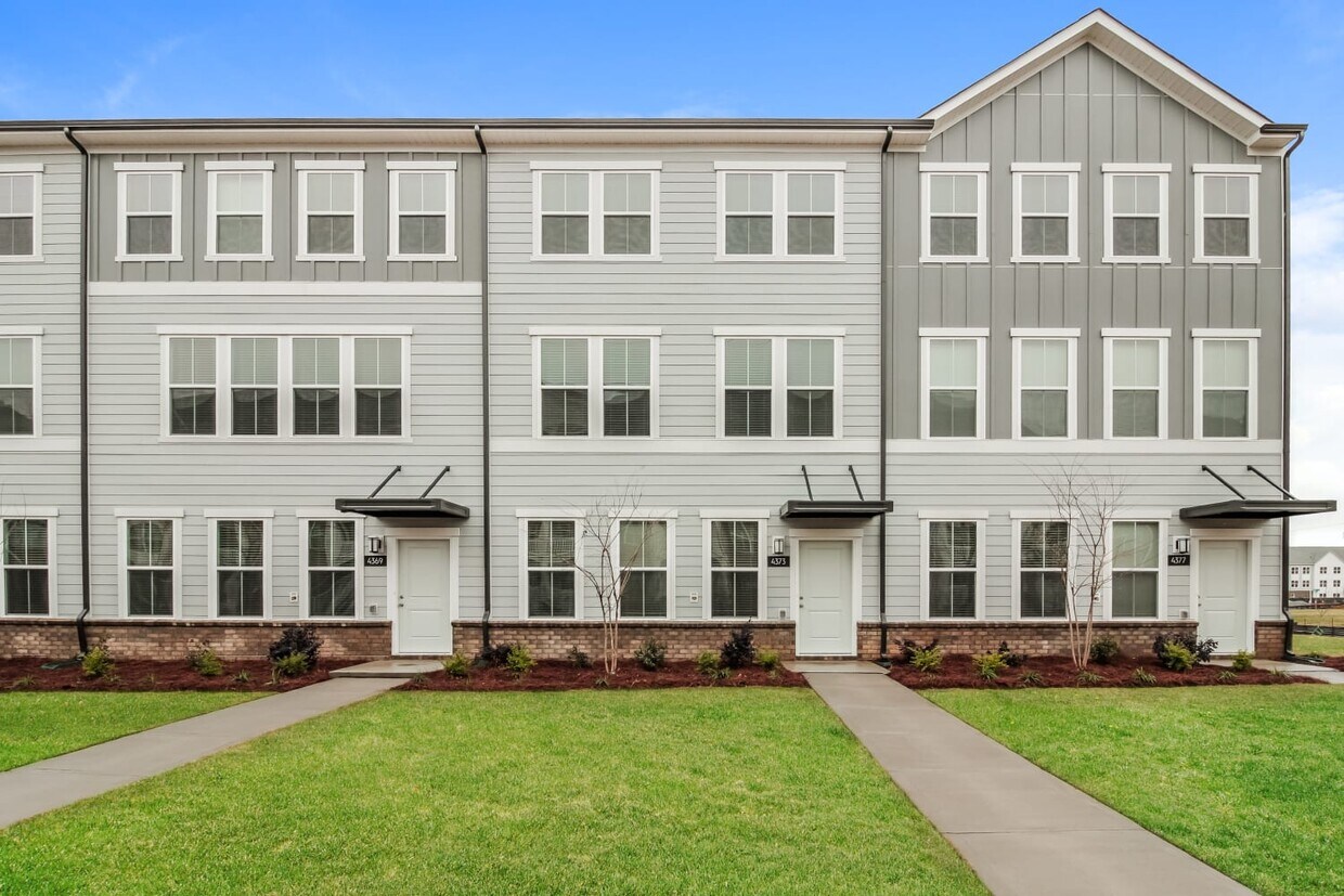 Foto principal - 4373 Johnston Oehler Rd