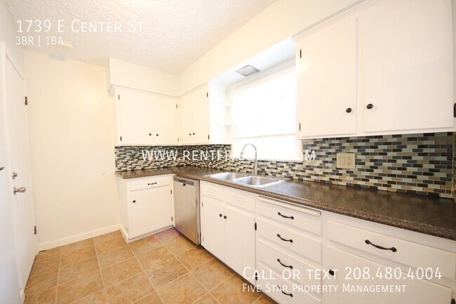 Foto del edificio - 1739 E Center St