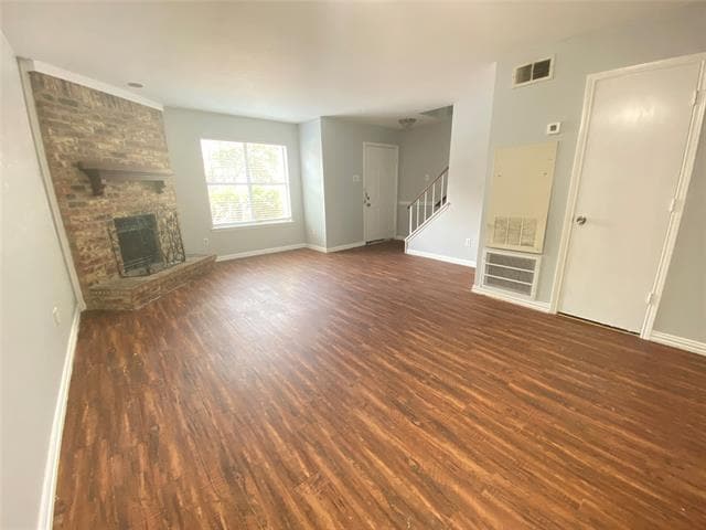 Building Photo - 207 Country Bend