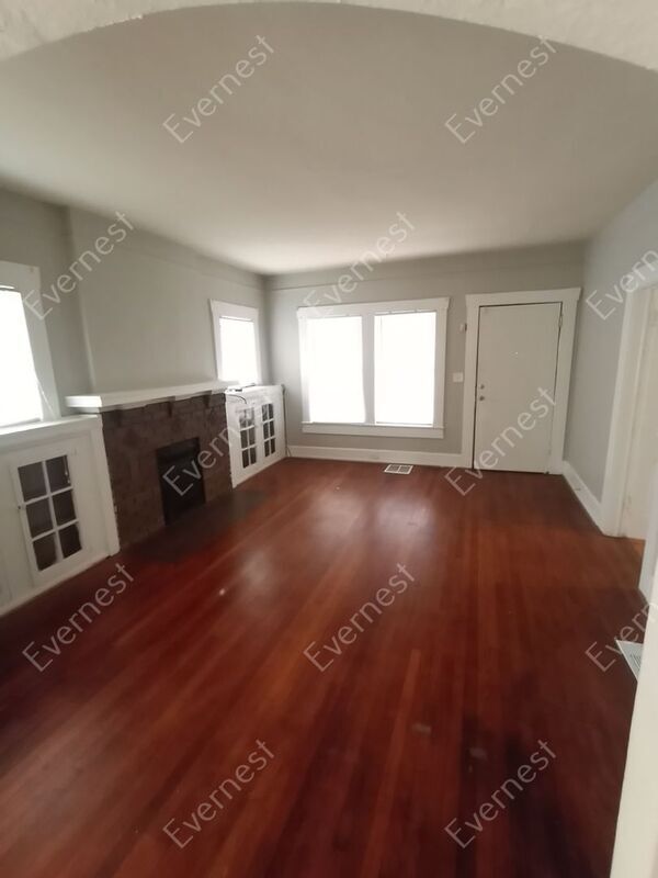 Building Photo - 428 5th Way