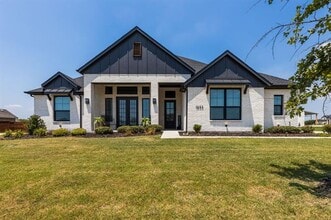 Building Photo - 1533 Lynx Lp