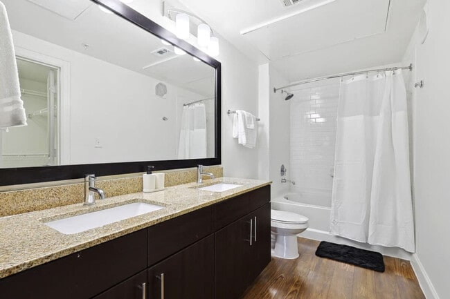 Foto del edificio - 5752 Town and Country Blvd