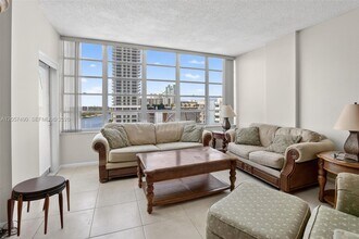 Building Photo - 1817 S Ocean Dr