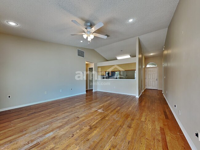 Foto del edificio - 27346 Breakers Dr