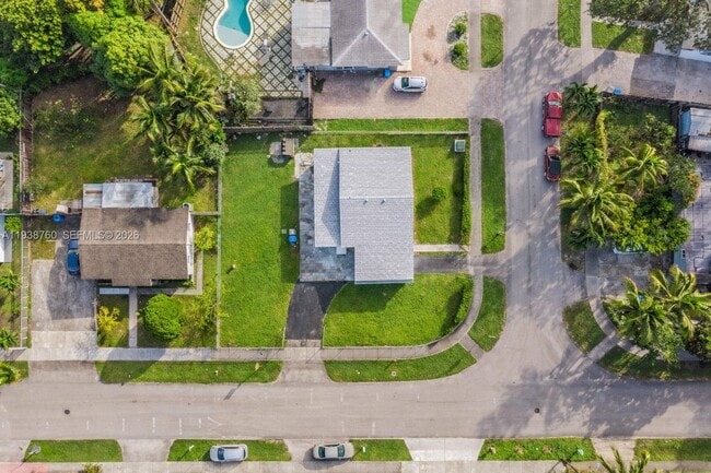 Building Photo - 4685 SW 33rd Dr