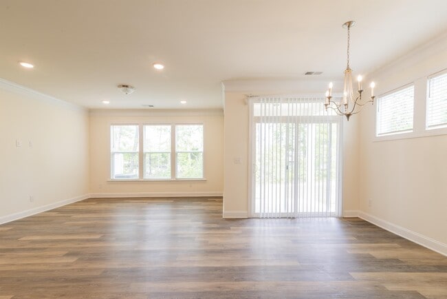 Building Photo - 2148 Bexar Trl