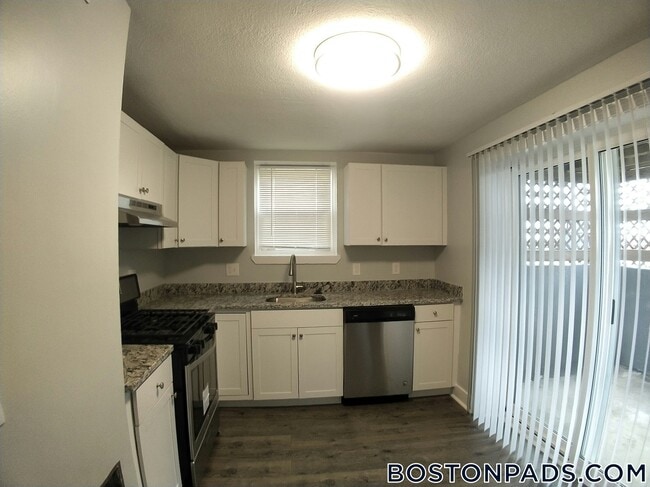 Building Photo - 40 Fenton St