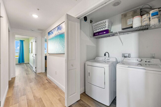 Building Photo - 605 Kemp St