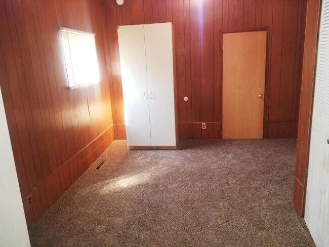 Building Photo - 6 bedroom in Billings MT 59101