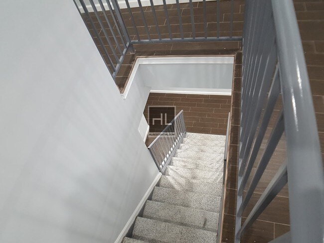 Building Photo - 615 Saint Johns Pl
