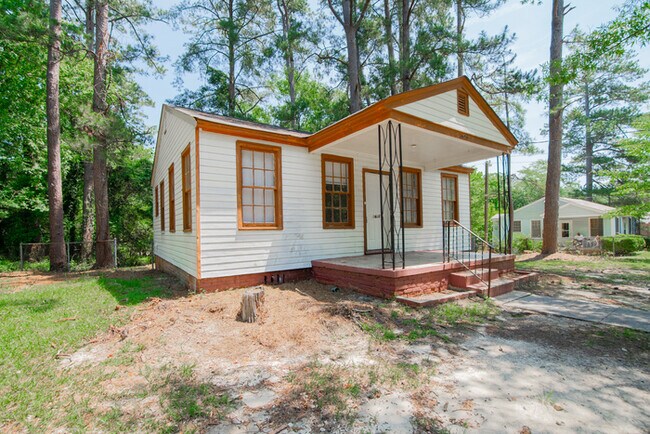Building Photo - Move-In Ready Columbia Home!