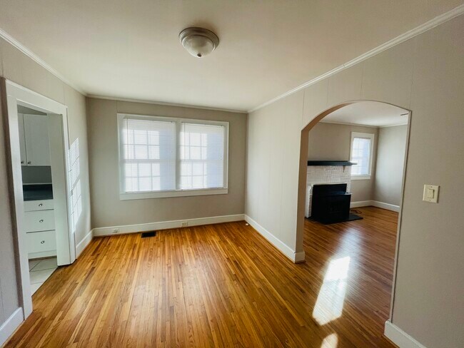 Foto del edificio - 4201 Commonwealth Ave