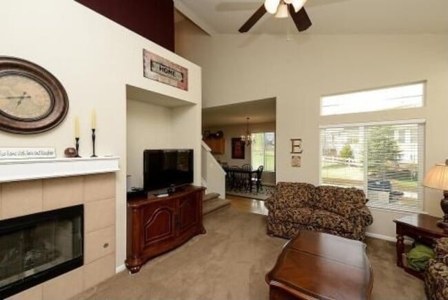 Building Photo - 2988 Redhaven Way