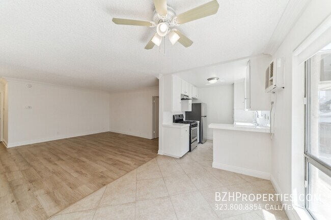 Foto del edificio - 7544 Hampton Ave