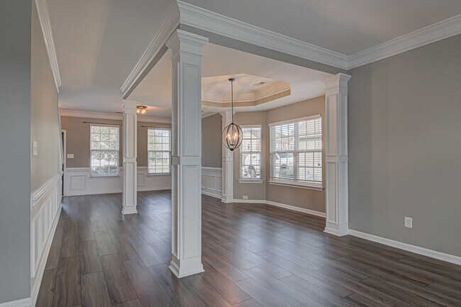Building Photo - 6740 Maize Dr