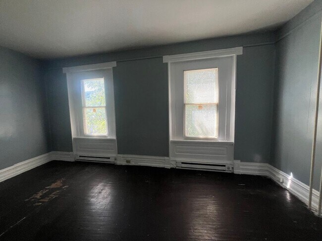 Building Photo - 1513 Perkiomen Ave