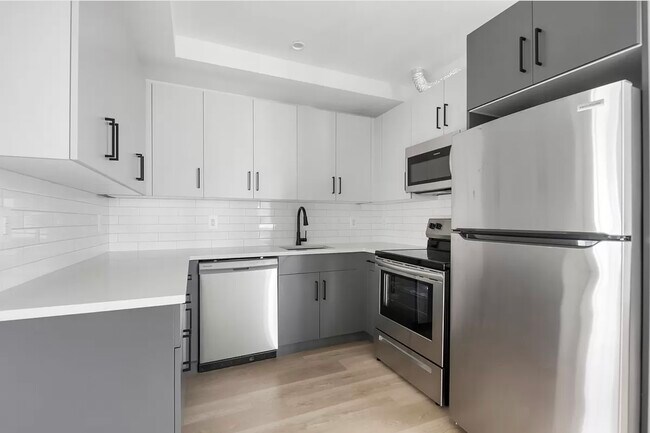 Foto del edificio - 990 Woodycrest Ave