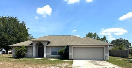 Building Photo - 3155 Mapleshade St