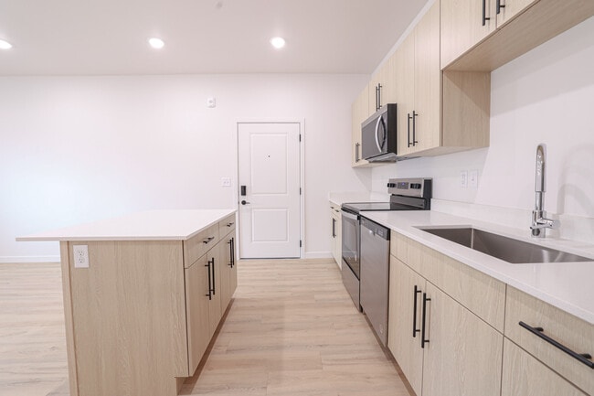 The Alpine - Parkway Apartments