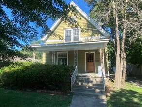 Building Photo - 1510 N Walnut St