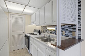 Interior Photo - Executive House