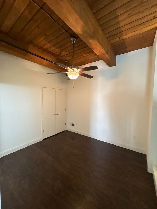 Building Photo - 344 N Charles St