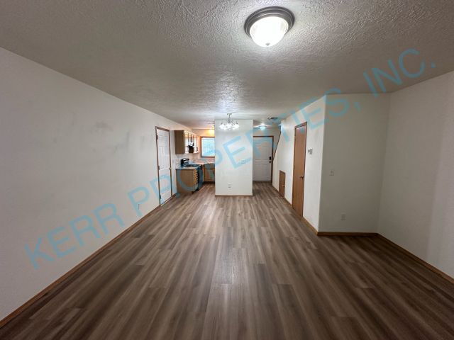 Foto del edificio - 714 SE Palmblad Pl