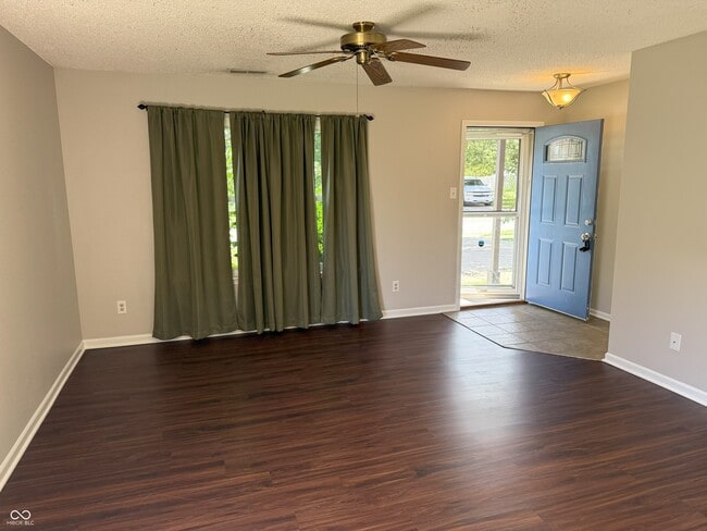 Foto del edificio - 2069 Fullwood Dr