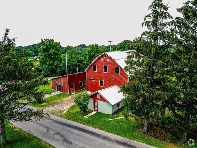 Building Photo - 7892 N Coolville Ridge Rd