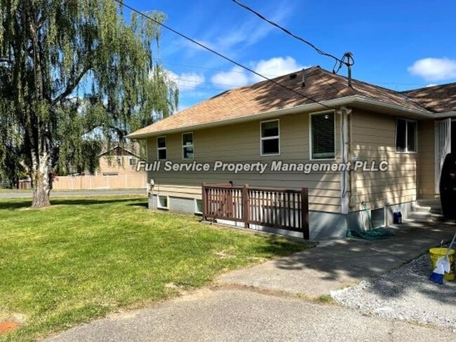 Building Photo - 602 S 20th Pl
