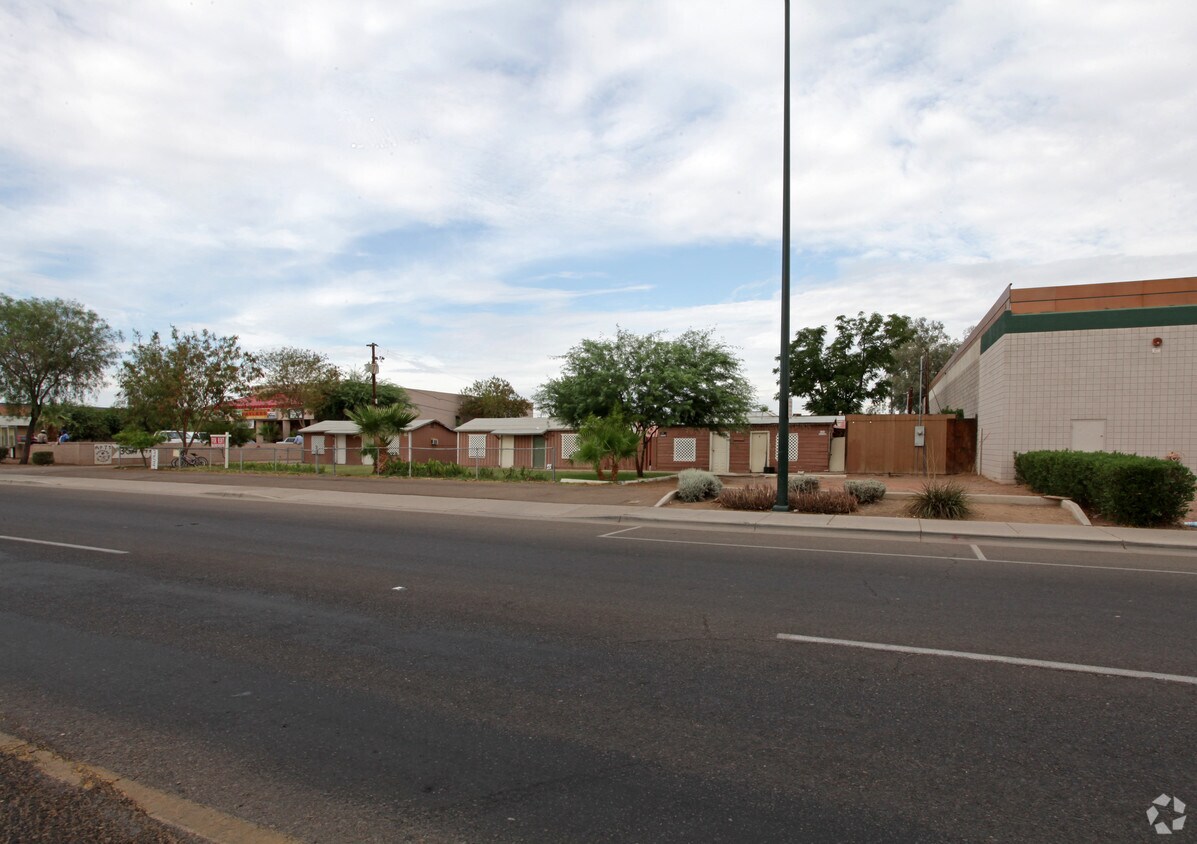 Building Photo - Rausch Apts.