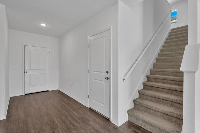 Building Photo - Broadview