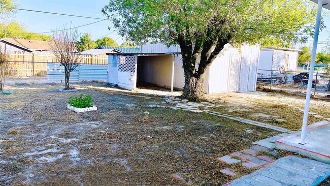 Foto del edificio - 405 E Bowie St