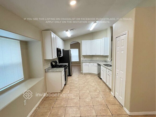 Building Photo - 6234 White Clover Cir