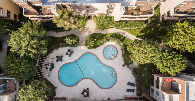Building Photo - 7826 Topanga Canyon Blvd