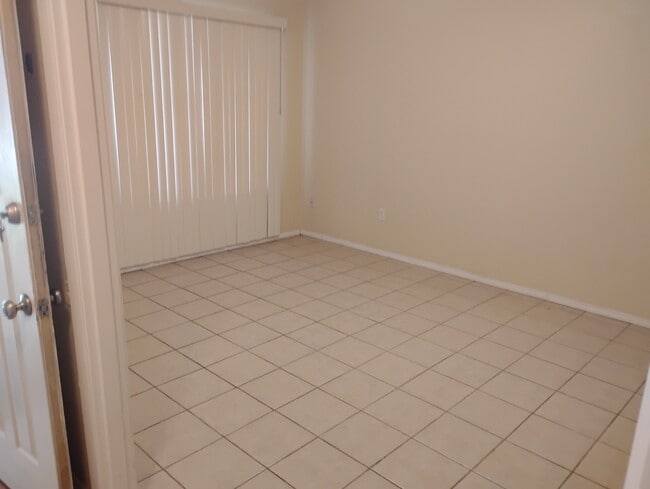 Breakfast room or office - 1106 Hillcrest Dr