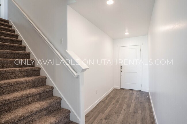 Building Photo - 1864 S 460 W