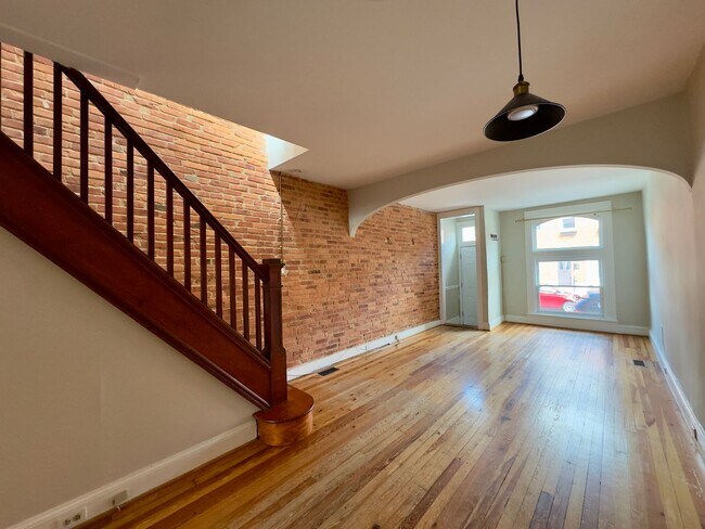 Foto del edificio - Charming 3 Bedroom/1.5 Bedroom Townhome in...