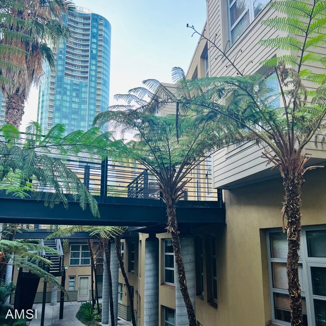 Building Photo - 2 br, 2 bath House - 400 Spear Street #220